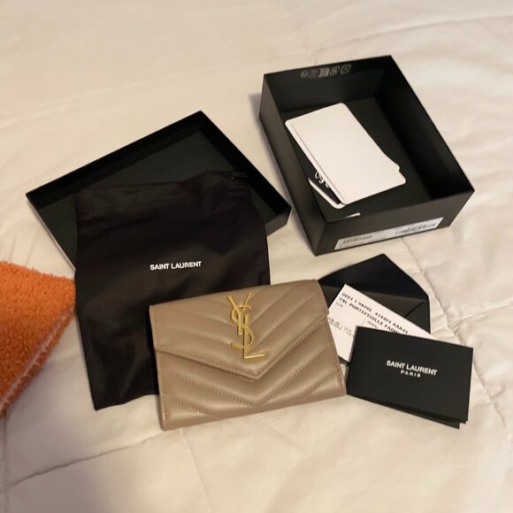 Saint Laurent Cassandre Matelassé Small Envelope Wallet in Dusty Grey - Picture 1 of 12